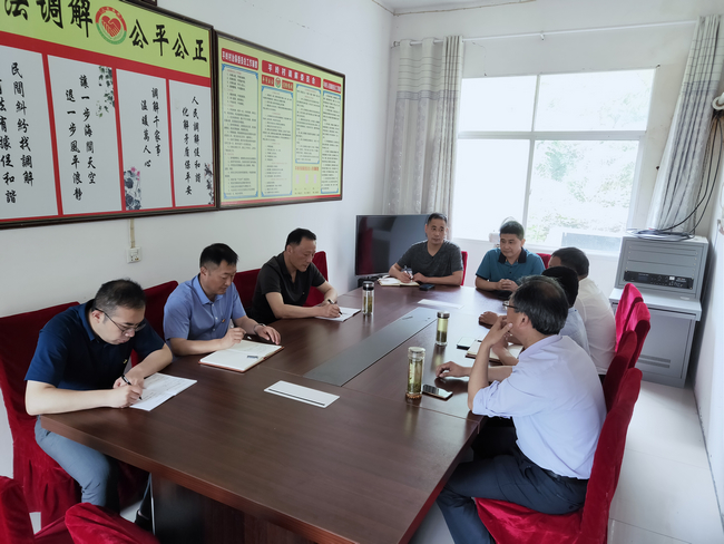 安慶港華扶貧組送黨課進(jìn)結(jié)對(duì)村